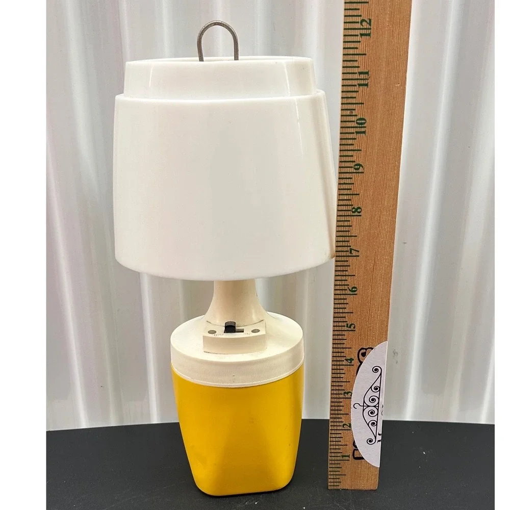 Vintage Ray-O-Vac No. 100 Battery Powered Table Lamp Camping Yellow 1975 11.5